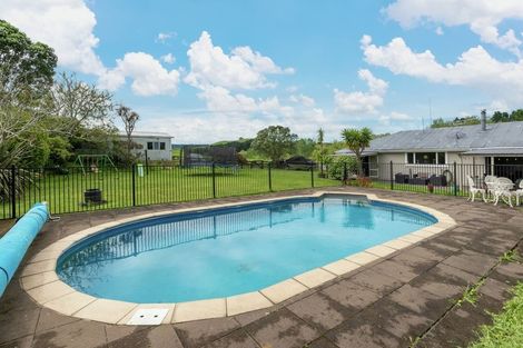 Photo of property in 731 Clevedon Kawakawa Road, Clevedon, Papakura, 2585