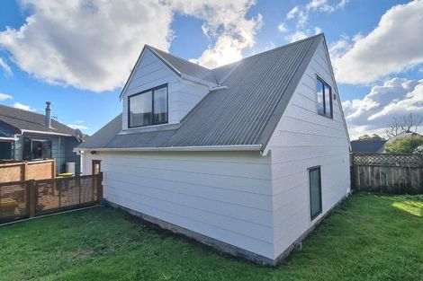 Photo of property in 12 Sunward Rise, Glenfield, Auckland, 0629