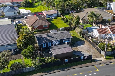 Photo of property in 117 Te Atatu Road, Te Atatu South, Auckland, 0610