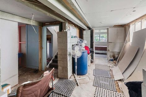 Photo of property in 119 Omata Road, Marfell, New Plymouth, 4310