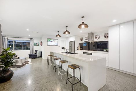 Photo of property in 583 State Highway 16, Kumeu, 0891