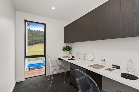 Photo of property in 10 Flowers Lane, Cracroft, Christchurch, 8022