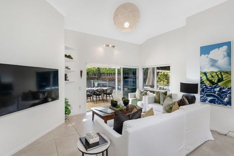 Photo of property in 53 Manor Park, Sunnyhills, Auckland, 2010