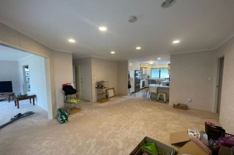 Photo of property in 6 Headcorn Place, Botany Downs, Auckland, 2010