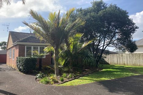 Photo of property in 21 Alberta Street, Point Chevalier, Auckland, 1022