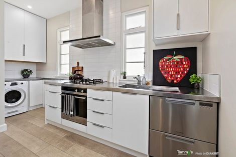 Photo of property in 20c Portland Crescent, Thorndon, Wellington, 6011