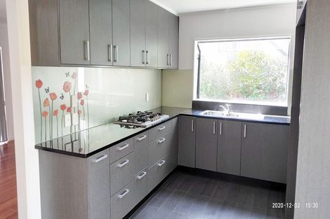 Photo of property in 2/86 Aviemore Drive, Highland Park, Auckland, 2010