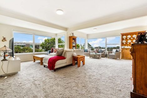 Photo of property in 1 Jacaranda Avenue, Beach Haven, Auckland, 0626