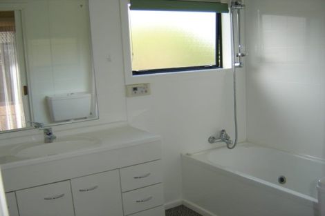 Photo of property in 9 Hohiria Street, Waikanae Beach, Waikanae, 5036