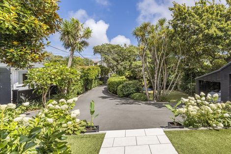 Photo of property in 69 Creswick Terrace, Northland, Wellington, 6012