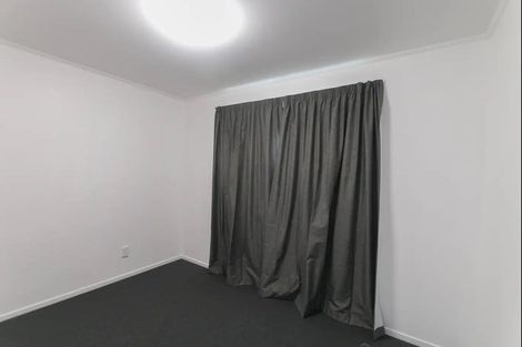Photo of property in 6 Kilcar Place, Massey, Auckland, 0614