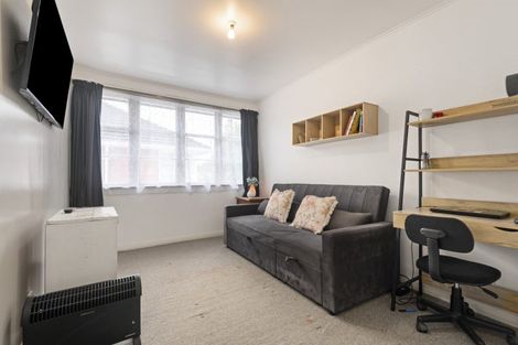 Photo of property in 55 Crewe Crescent, Hokowhitu, Palmerston North, 4410