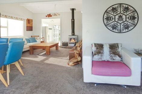 Photo of property in 23 Nash Parade, Foxton Beach, Foxton, 4815