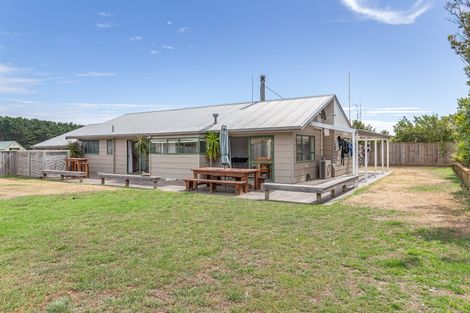 Photo of property in 24 Arataki Grove, Waitarere Beach, Levin, 5510