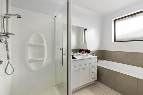 Photo of property in 3 Durbin Court, Greenhithe, Auckland, 0632