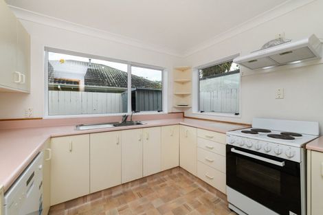 Photo of property in 4 Clendon Court, Roslyn, Palmerston North, 4414