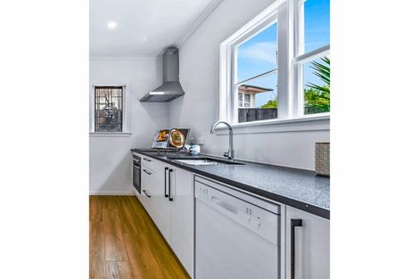 Photo of property in 554c Swanson Road, Ranui, Auckland, 0612