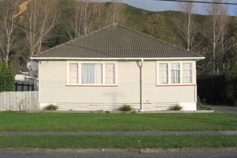 Photo of property in 66 Strand Crescent, Naenae, Lower Hutt, 5011