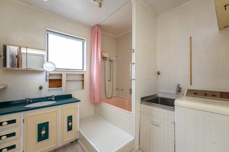 Photo of property in 13 Hewson Crescent, Otaki Beach, Otaki, 5512