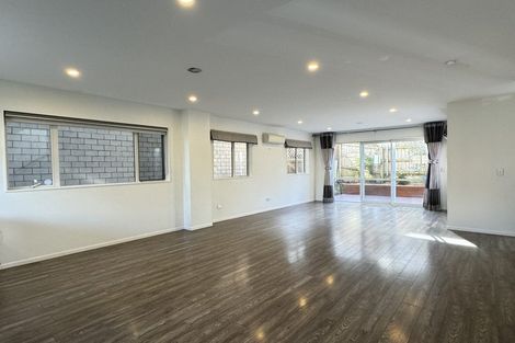 Photo of property in 22 Sunshine Boulevard, Sunnyvale, Auckland, 0612