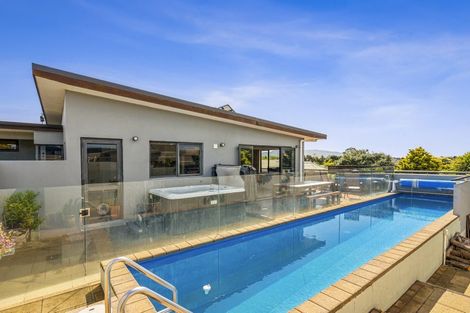 Photo of property in 8 Millennium Hill, Paraparaumu, 5032