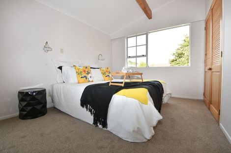 Photo of property in 3 Chisholm Place, Carterton, 5713