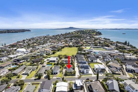 Photo of property in 1/19 Gulf Crest, Bucklands Beach, Auckland, 2012