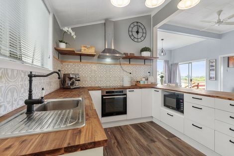 Photo of property in 28 Stirling Street, Te Aroha, 3320