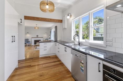 Photo of property in 14 Toi Street, Otaki Beach, Otaki, 5512