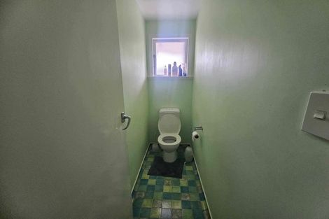 Photo of property in 1 Kinapori Terrace, Newlands, Wellington, 6037