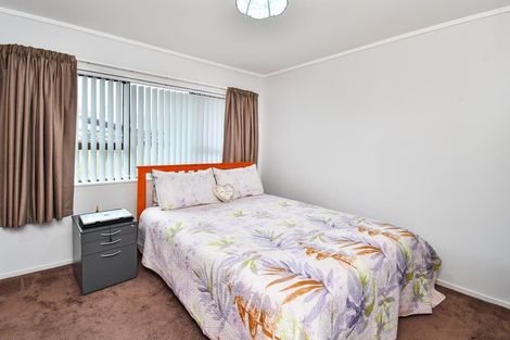 Photo of property in 2/24 Grove Road, Papakura, 2110