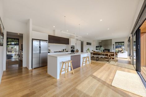 Photo of property in 16 Sapphire Spring Rise, Wanaka, 9305