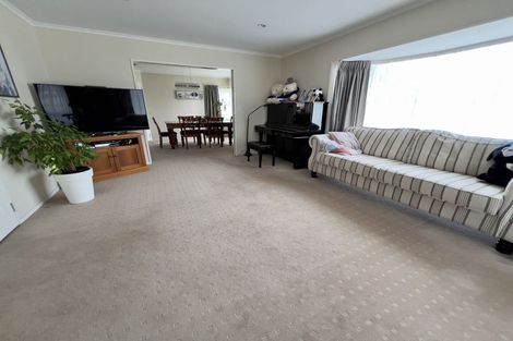 Photo of property in 1 Camerton Close, Northpark, Auckland, 2013