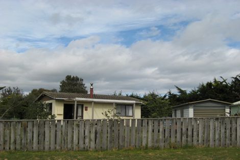 Photo of property in 6 Duncan Street, Waikawa Beach, Manakau, 5573