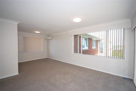 Photo of property in 1/279 Sunset Road, Sunnynook, Auckland, 0632