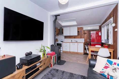 Photo of property in 56 Tilley Road, Paekakariki, 5034