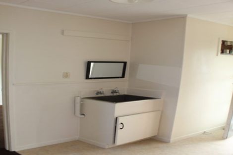 Photo of property in 3/58 View Road, Henderson, Auckland, 0612