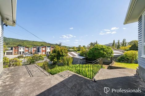 Photo of property in 9 Peel Place, Wainuiomata, Lower Hutt, 5014