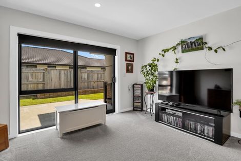 Photo of property in 27 Balrickard Way, Milson, Palmerston North, 4414