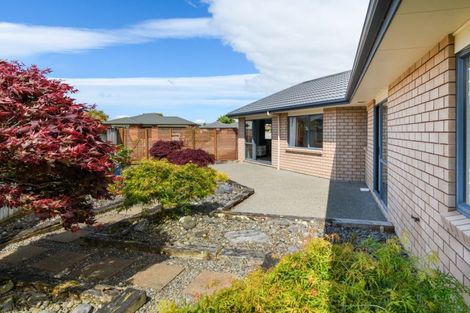 Photo of property in 5 Daniel Place, Kelvin Grove, Palmerston North, 4414