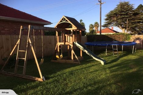 Photo of property in 17a Crawford Avenue, Mangere Bridge, Auckland, 2022