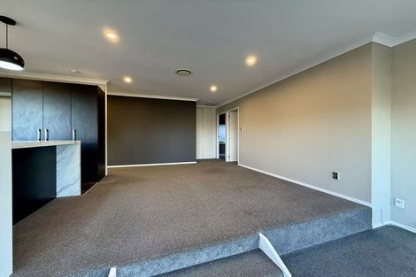 Photo of property in 13 Van Dyke Place, West Harbour, Auckland, 0618