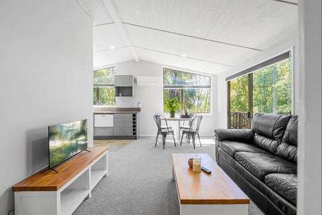 Photo of property in 68 Hauraki Terrace, Pukawa Bay, Turangi, 3381