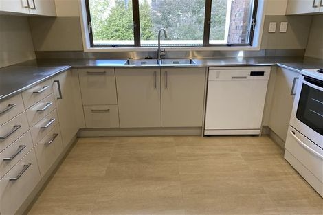 Photo of property in 23 John Downs Drive, Browns Bay, Auckland, 0630