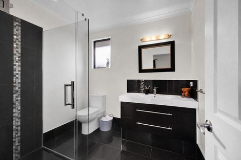 Photo of property in 5 Reremoana Close, Hawera, 4610