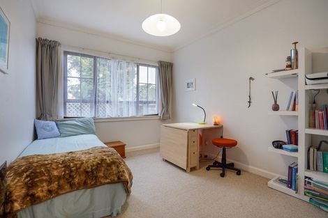 Photo of property in 6 Centennial Drive, Hokowhitu, Palmerston North, 4410