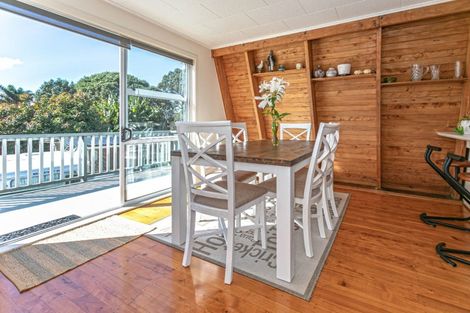 Photo of property in 120 Onemana Drive, Onemana, Whangamata, 3691