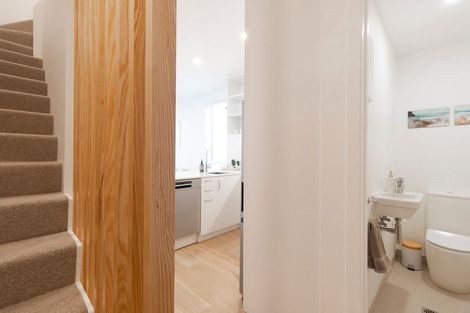 Photo of property in 4 Titoki Close, Matakana, 0985