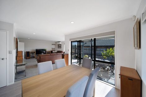 Photo of property in 26 Carriage Close, Northpark, Auckland, 2013