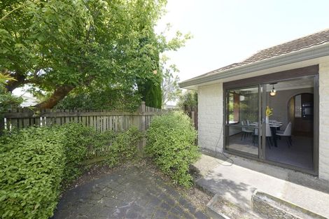 Photo of property in 9 Montclare Avenue, Ilam, Christchurch, 8041